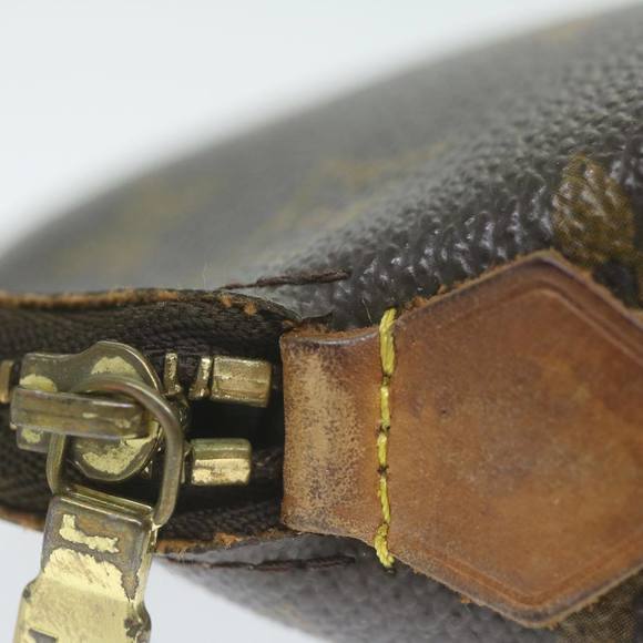 LOUIS VUITTON Monogram Pochette Cosmetic PM Cosmetic Pouch M47515 LV Auth 65180 - Picture 6 of 16